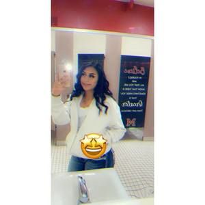 Meet your Posher, Dalia